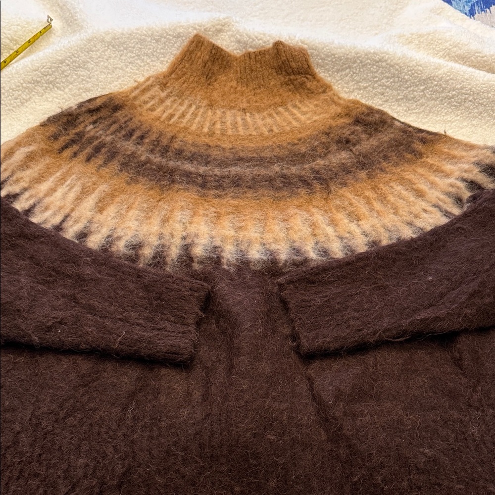 Banana Republic Brown and Cream Turtleneck Sweater
